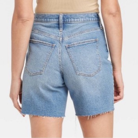 Universal Thread Vintage Bermuda Style Cut Off Raw Hem Denim Jean Shorts - Picture 2 of 13